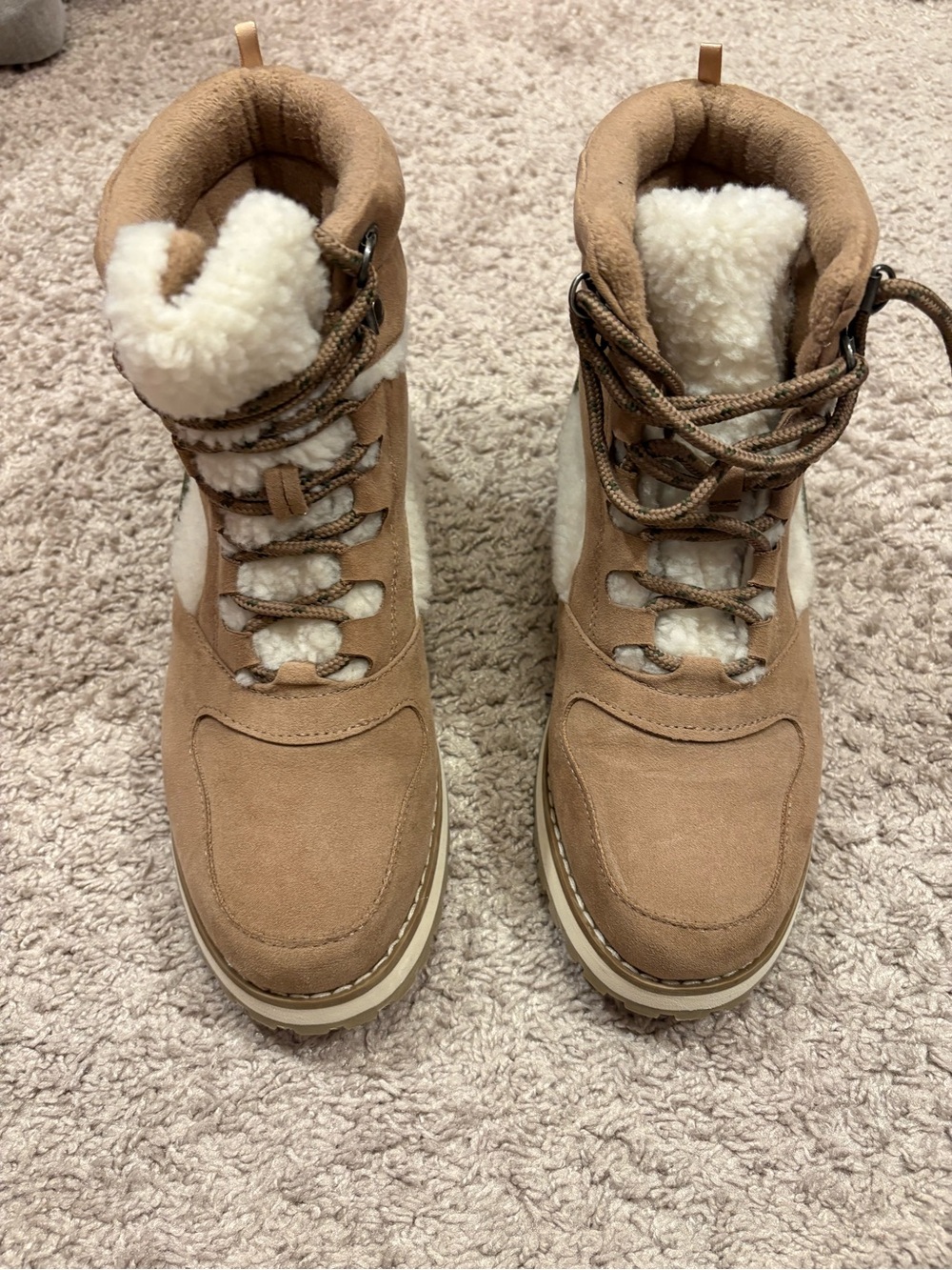 Old Navy Women’s Cozy Tan Shearling-Lined Lace-Up Boots, Size 10